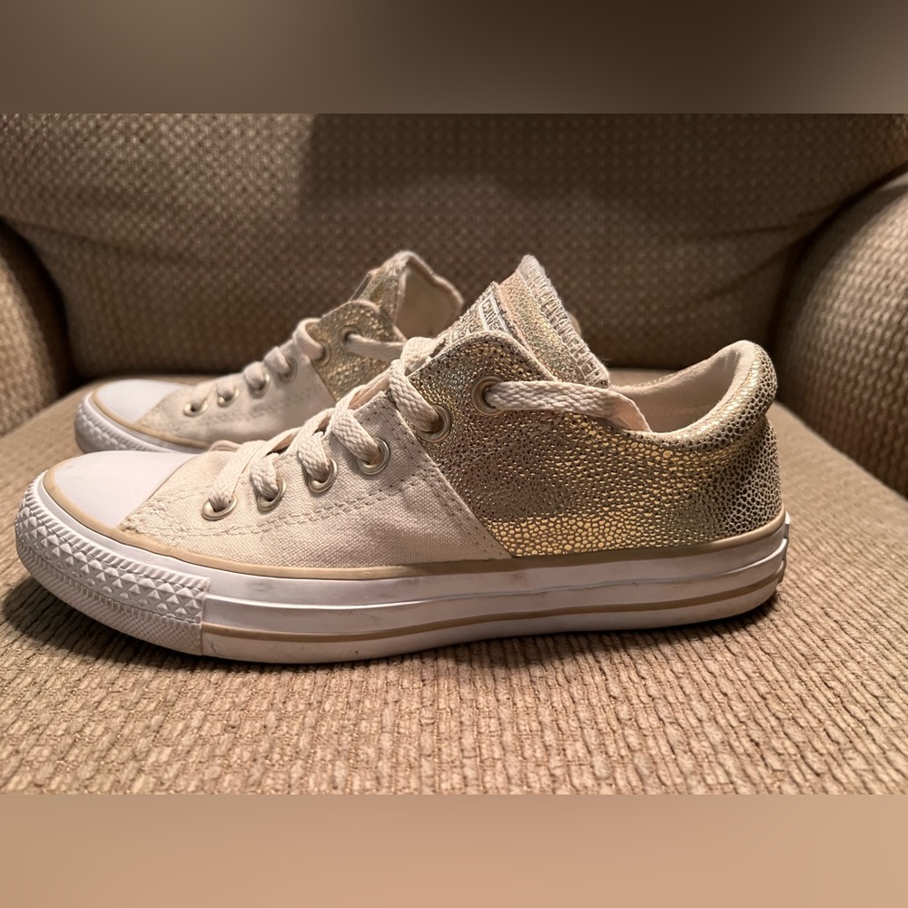 Limited edition converse 😍